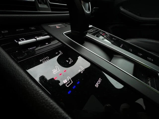 2022 Porsche Macan - Image 5 of 15