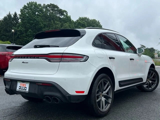 2022 Porsche Macan - Image 14 of 15