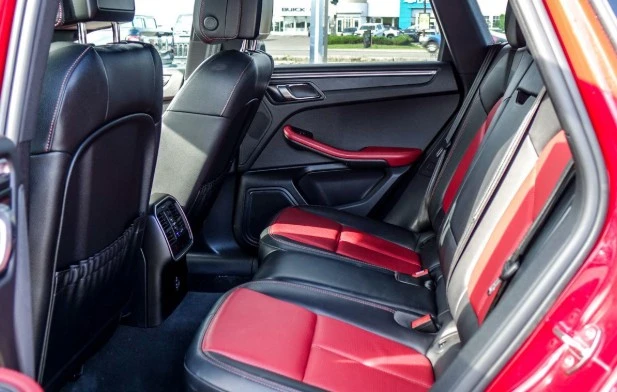 2022 Porsche Macan - Image 8 of 16