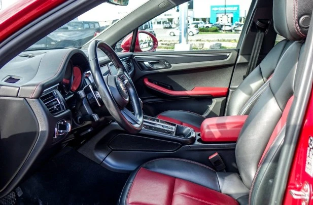 2022 Porsche Macan - Image 7 of 16