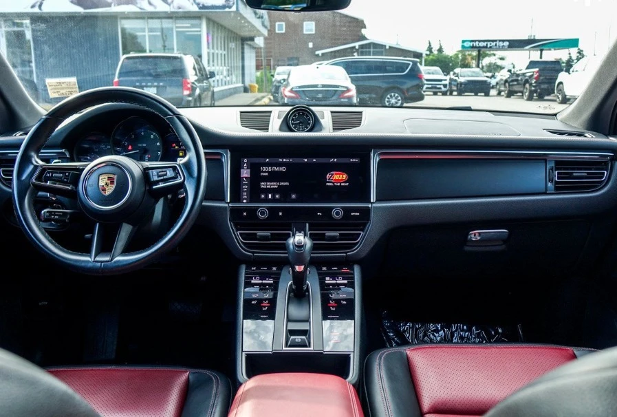 2022 Porsche Macan - Image 6 of 16