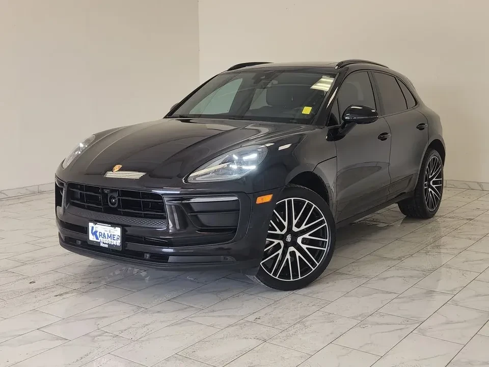 2022 Porsche Macan - Image 2 of 7