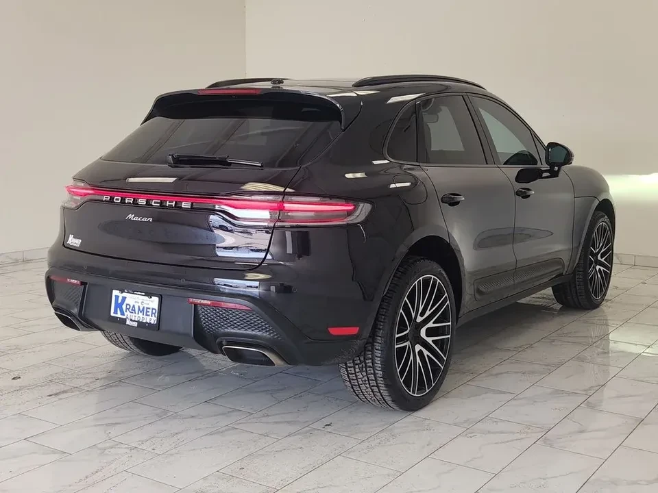 2022 Porsche Macan - Image 4 of 7