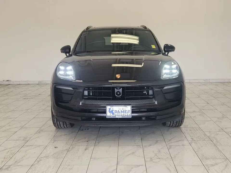 2022 Porsche Macan - Image 3 of 7