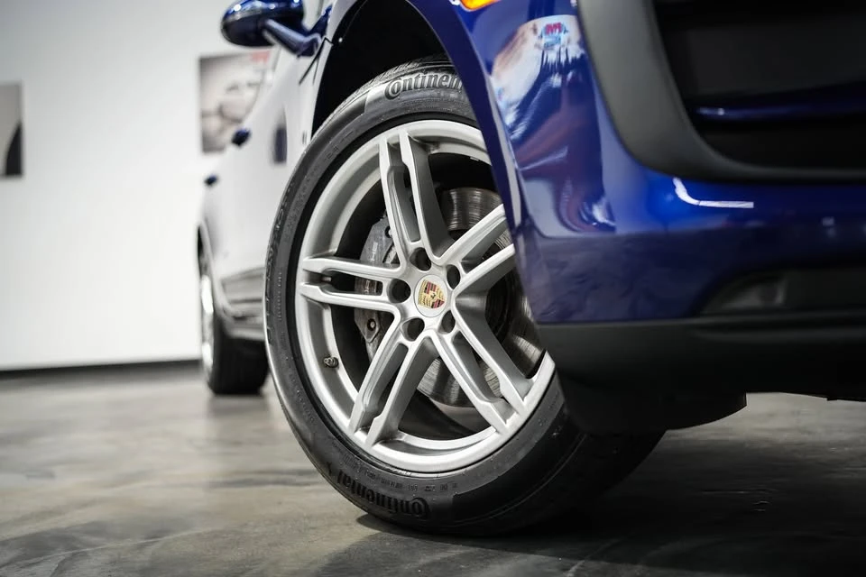 2022 Porsche Macan - Image 3 of 19