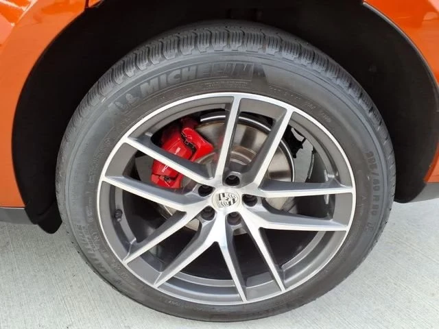 2022 Porsche Macan - Image 10 of 14