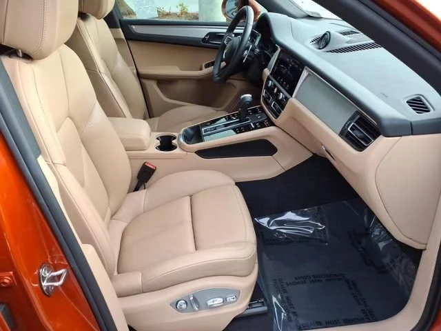 2022 Porsche Macan - Image 4 of 14
