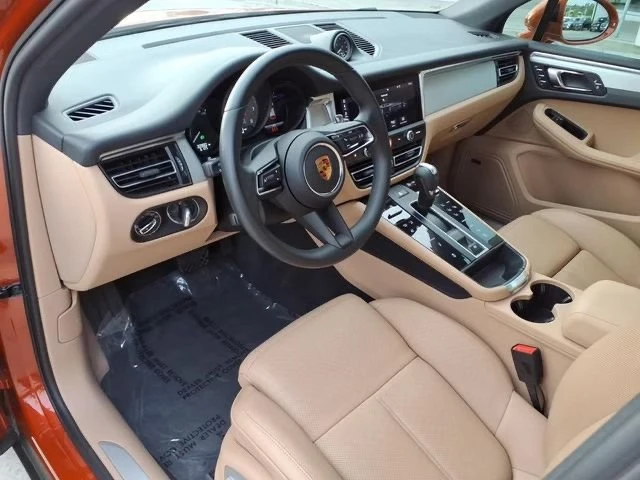 2022 Porsche Macan - Image 6 of 14