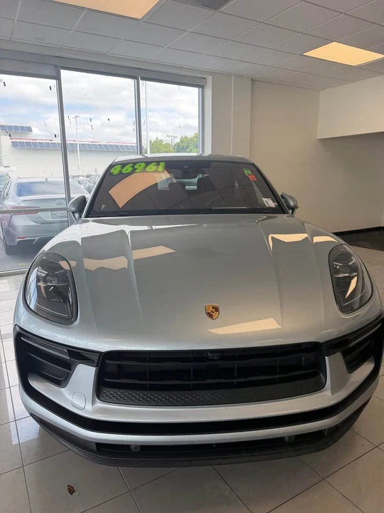 2022 Porsche Macan - Image 4 of 5