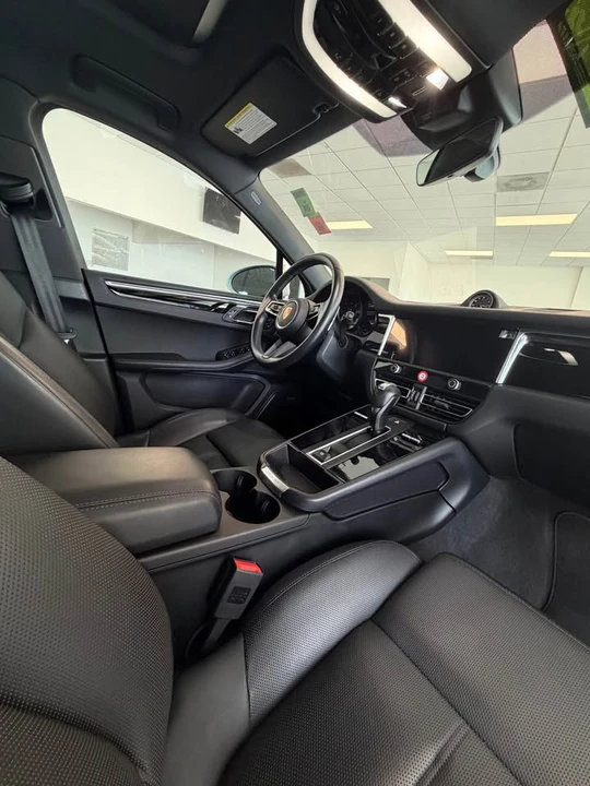 2022 Porsche Macan - Image 2 of 5