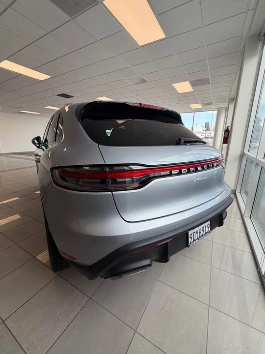 2022 Porsche Macan - Image 5 of 5
