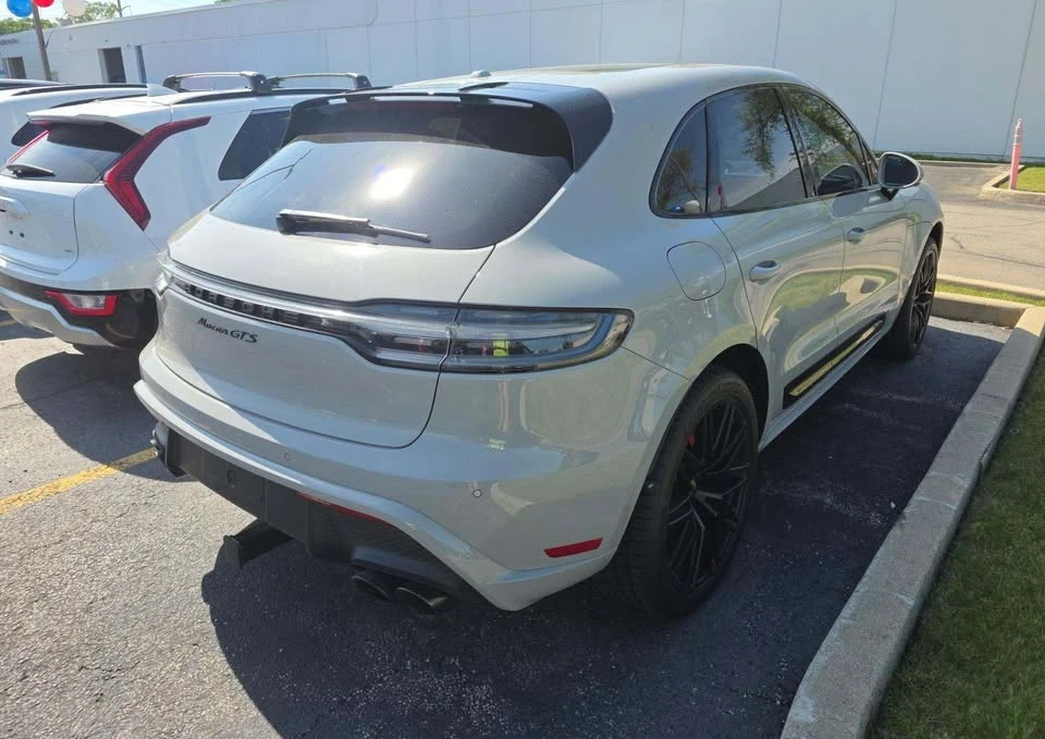 2022 Porsche Macan - Image 11 of 11