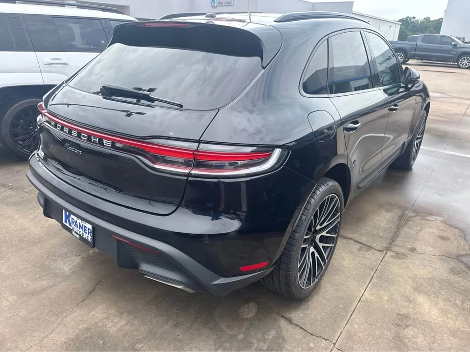 2022 Porsche Macan - Image 5 of 6