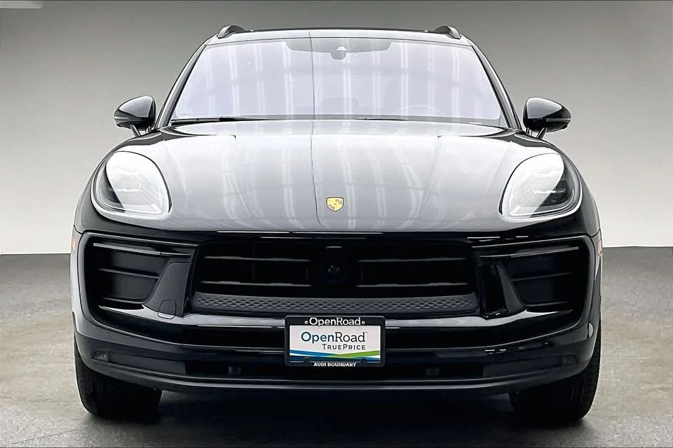 2022 Porsche Macan - Image 2 of 20