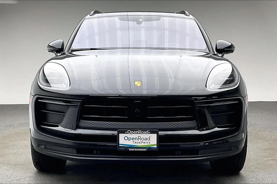2022 Porsche Macan - Image 2 of 20