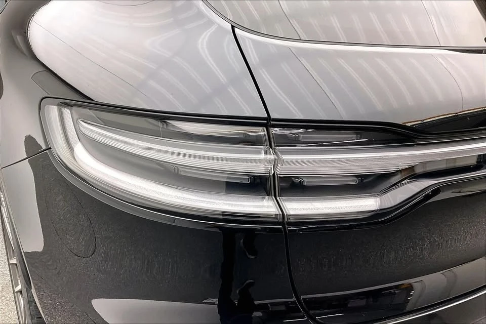 2022 Porsche Macan - Image 18 of 20