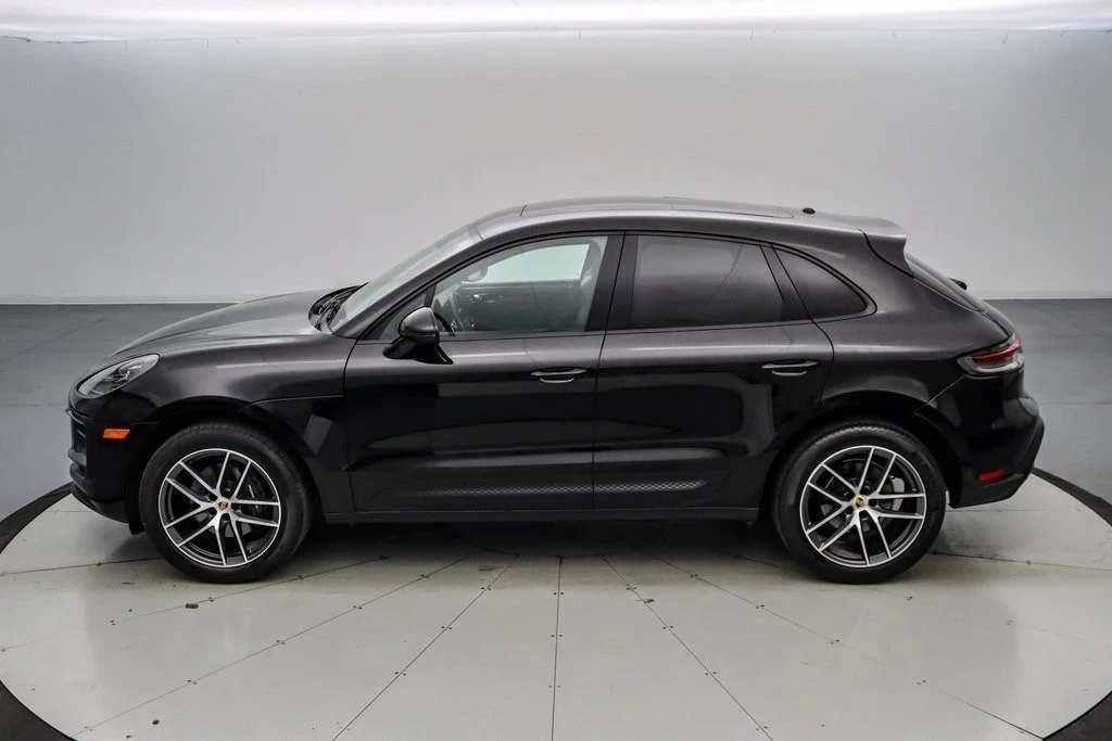 2022 Porsche Macan - Image 8 of 21