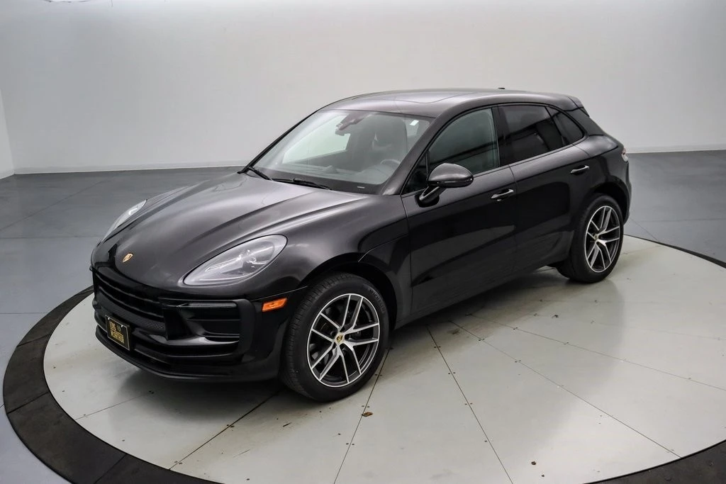 2022 Porsche Macan - Image 9 of 21