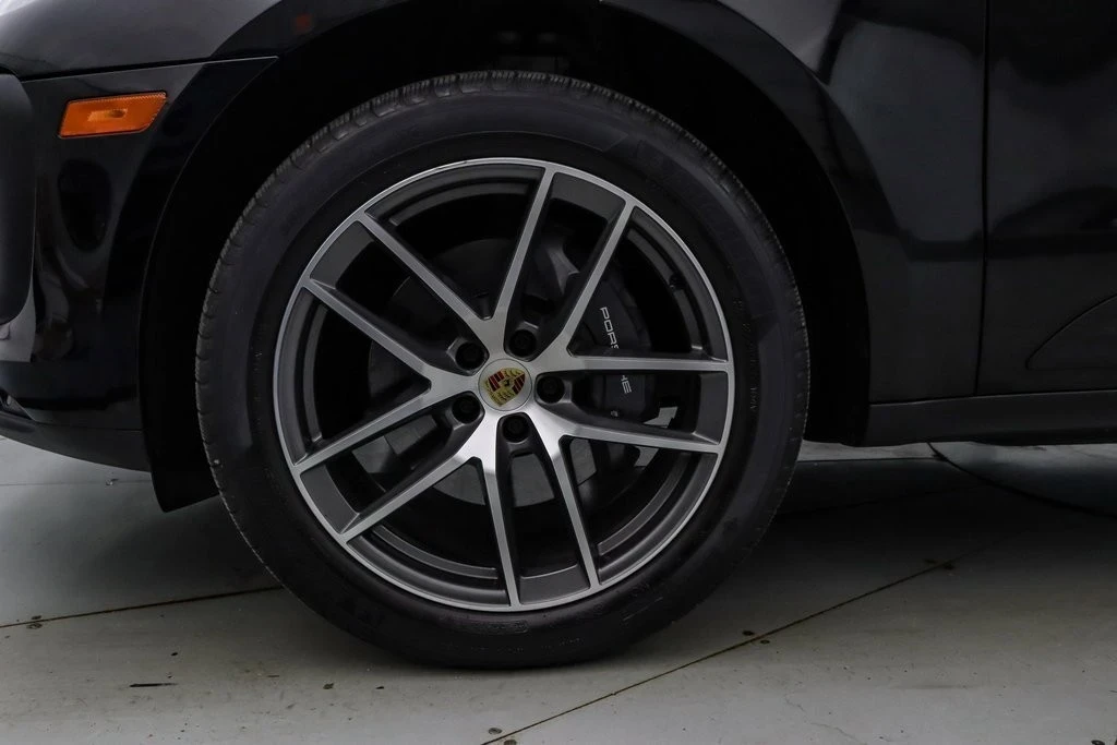 2022 Porsche Macan - Image 11 of 21