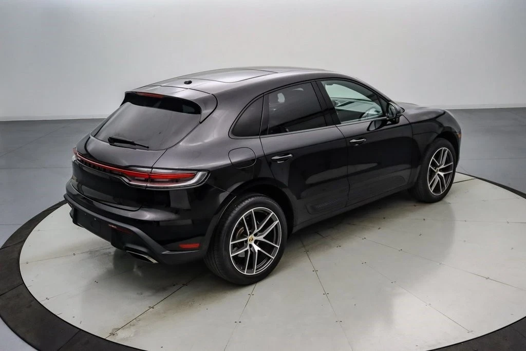 2022 Porsche Macan - Image 5 of 21