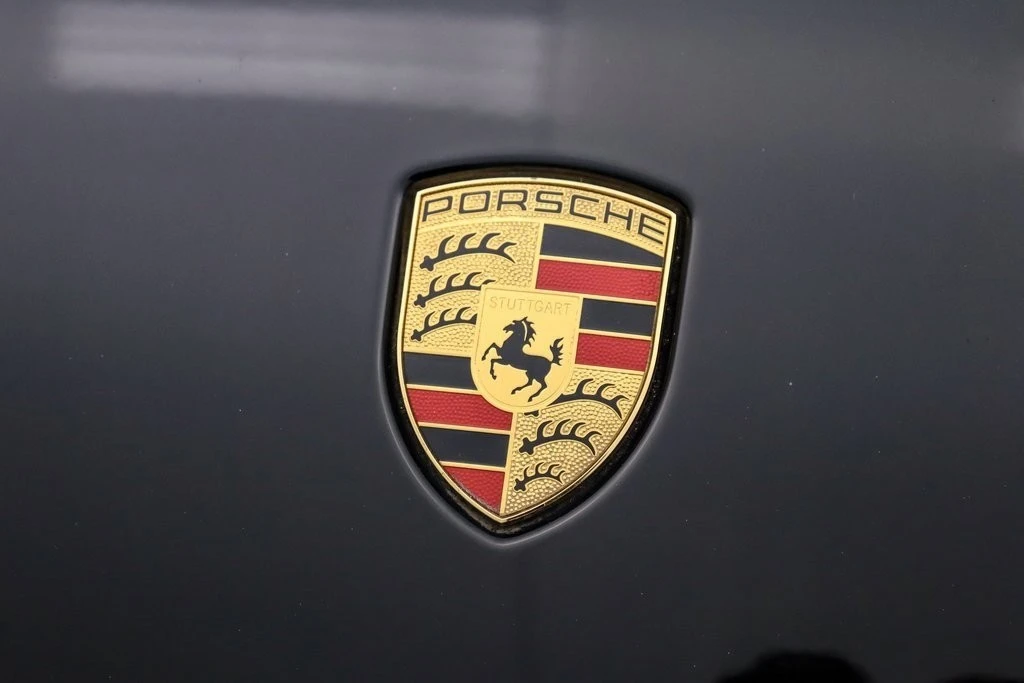 2022 Porsche Macan - Image 12 of 21