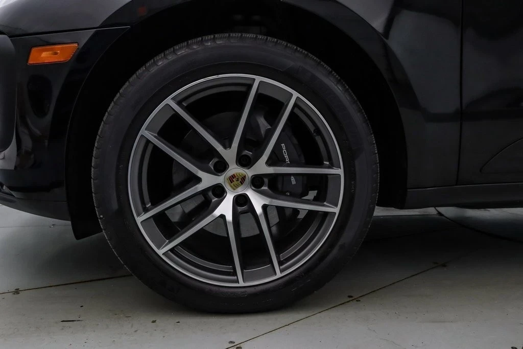 2022 Porsche Macan - Image 11 of 21