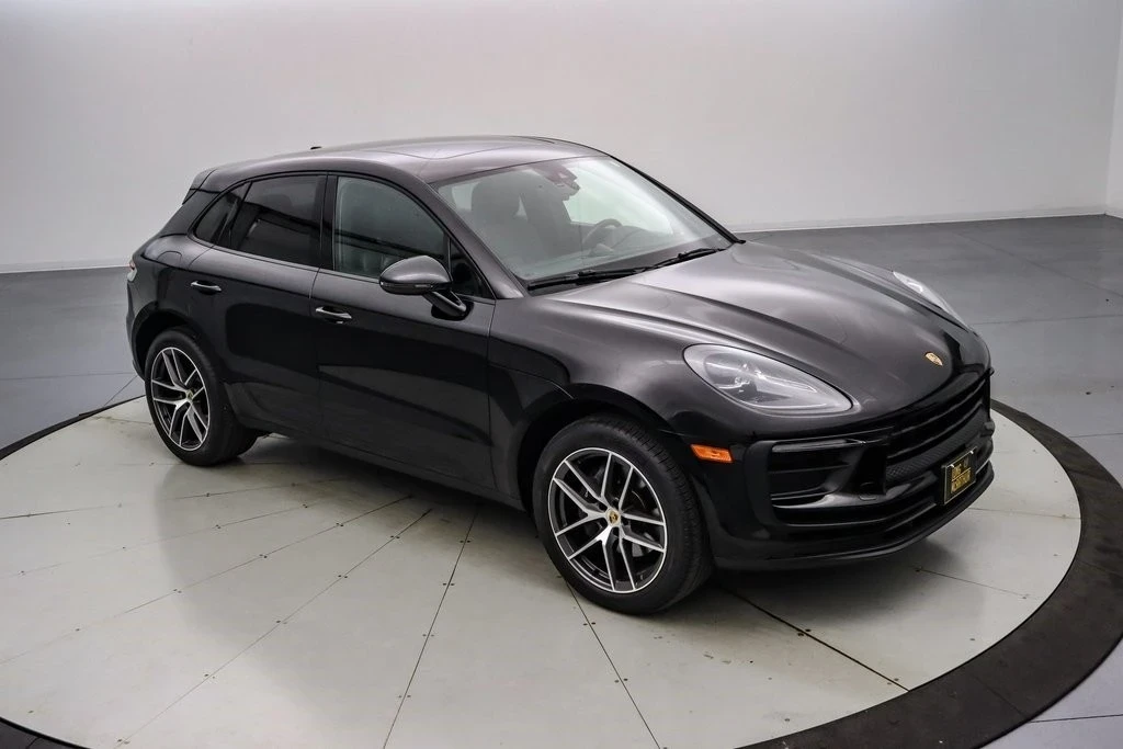 2022 Porsche Macan - Image 2 of 21