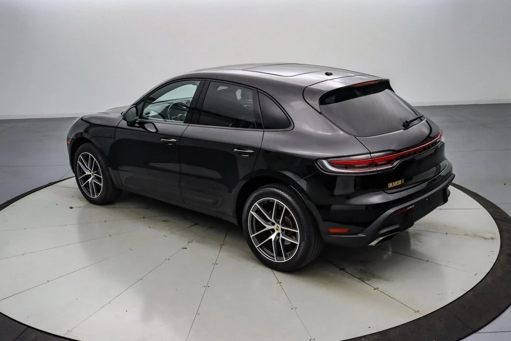 2022 Porsche Macan - Image 7 of 21
