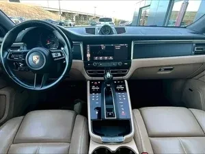 2022 Porsche Macan - Image 8 of 14