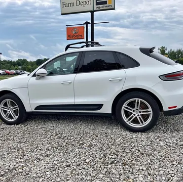 2022 Porsche Macan AWD