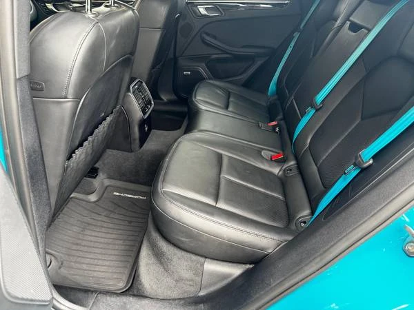 2022 Porsche Macan - Image 9 of 12
