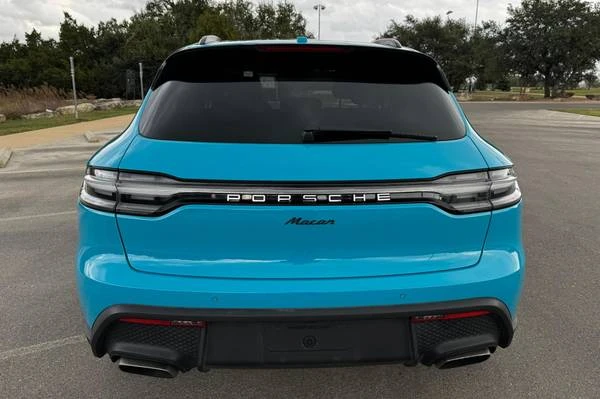 2022 Porsche Macan - Image 5 of 12