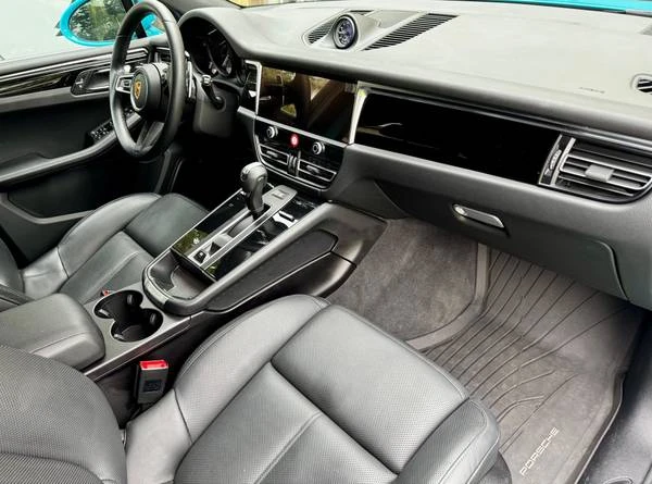 2022 Porsche Macan - Image 7 of 12