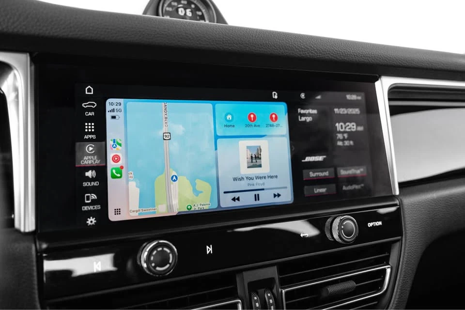 2022 Porsche Macan Turbo - Image 2 of 7