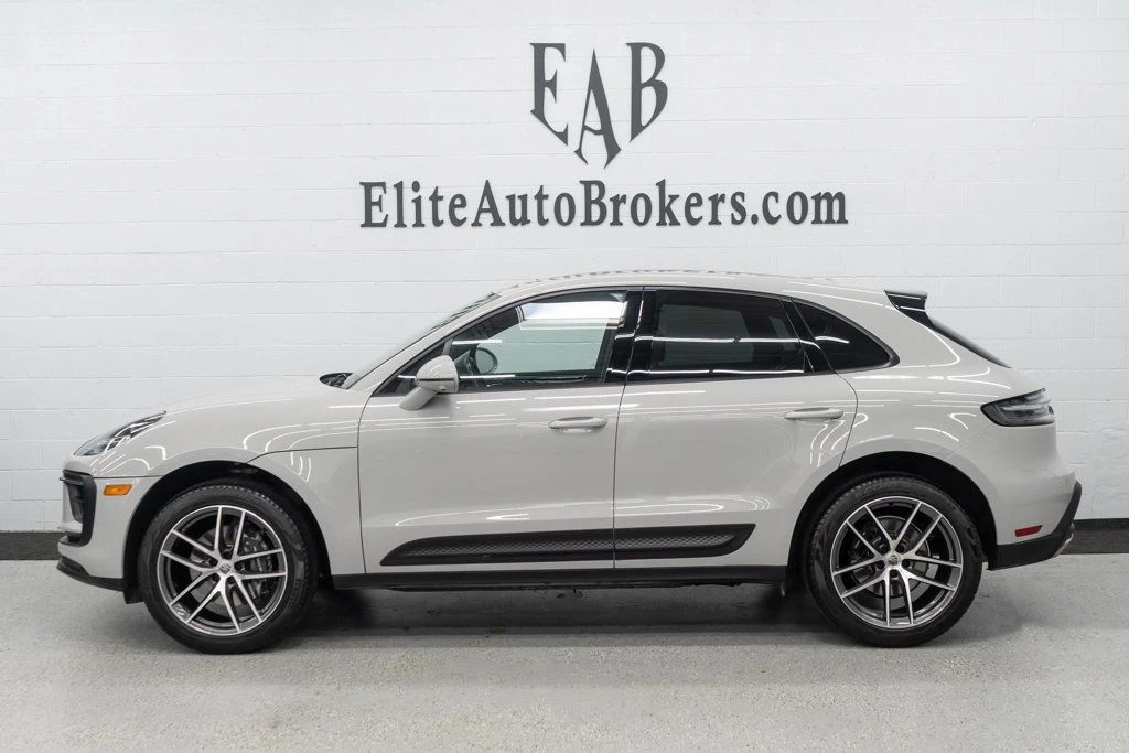2022 Porsche Macan - Image 2 of 12