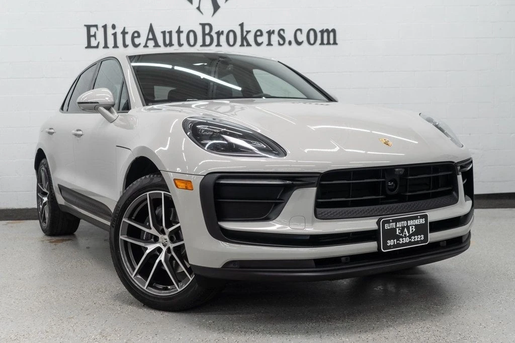 2022 Porsche Macan - Image 7 of 12