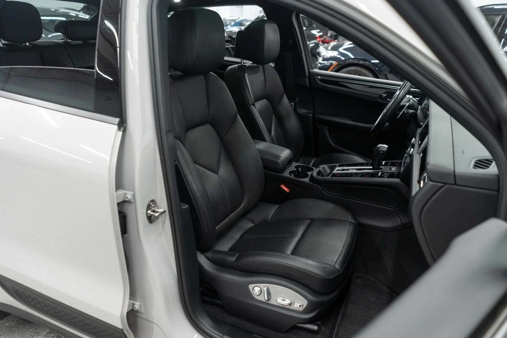 2022 Porsche Macan - Image 12 of 12