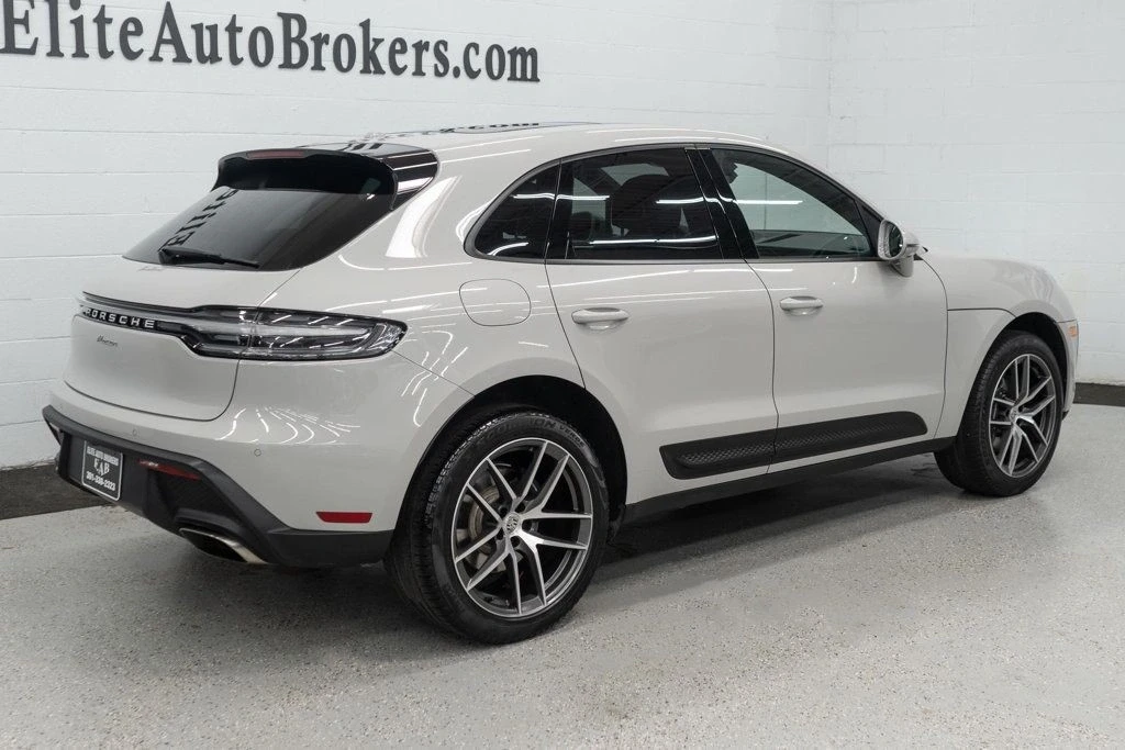 2022 Porsche Macan - Image 6 of 12