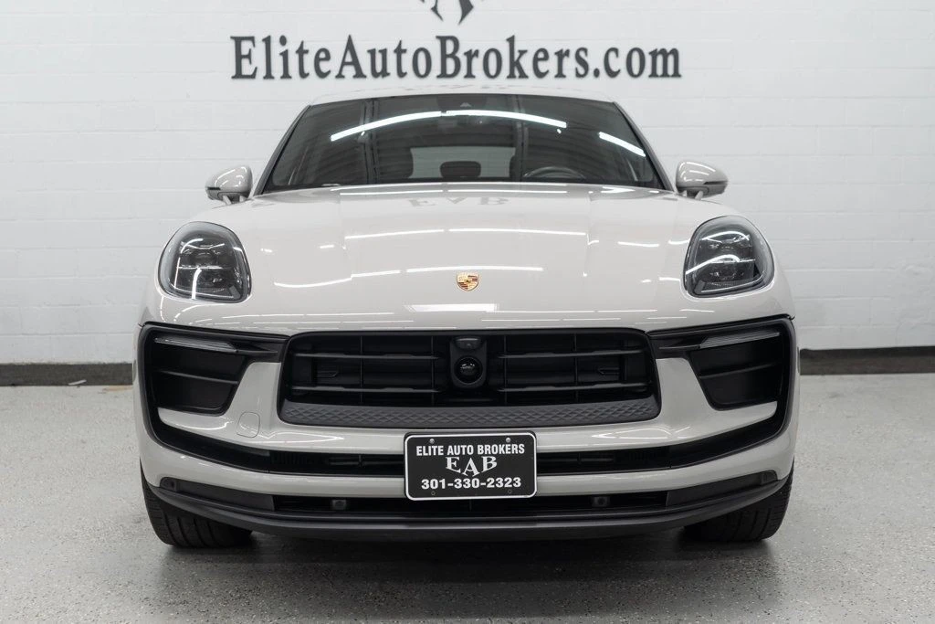 2022 Porsche Macan - Image 3 of 12