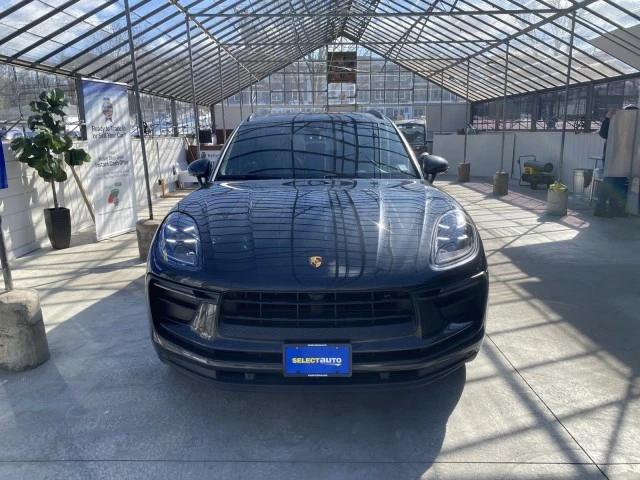 2022 Porsche Macan - Image 2 of 21