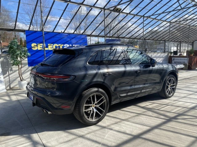2022 Porsche Macan - Image 7 of 21