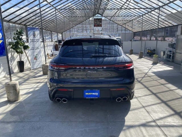2022 Porsche Macan - Image 9 of 21