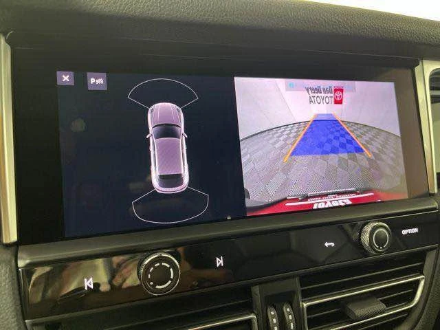 2022 Porsche Macan - Image 13 of 15