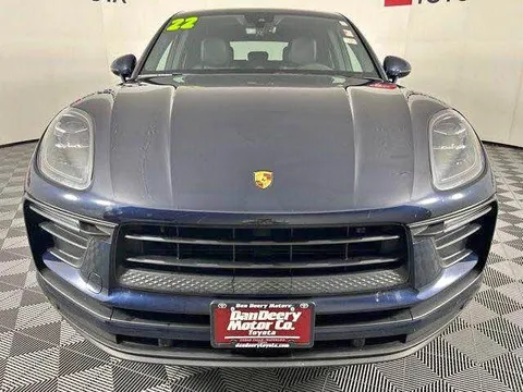 2022 Porsche Macan Base