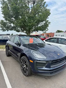 2022 Porsche Macan Base