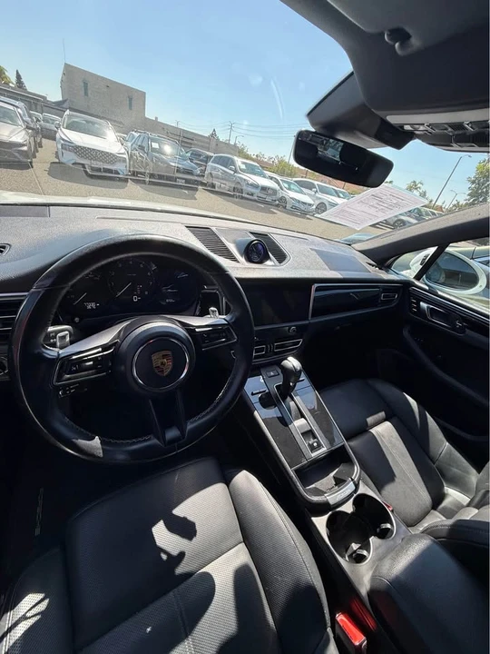 2022 Porsche Macan - Image 6 of 9