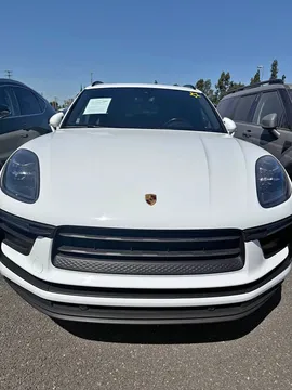 2022 Porsche Macan Base