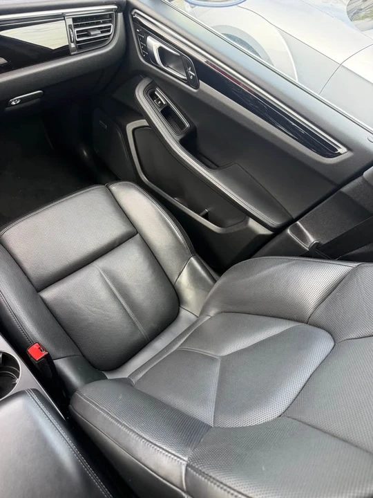 2022 Porsche Macan - Image 8 of 13