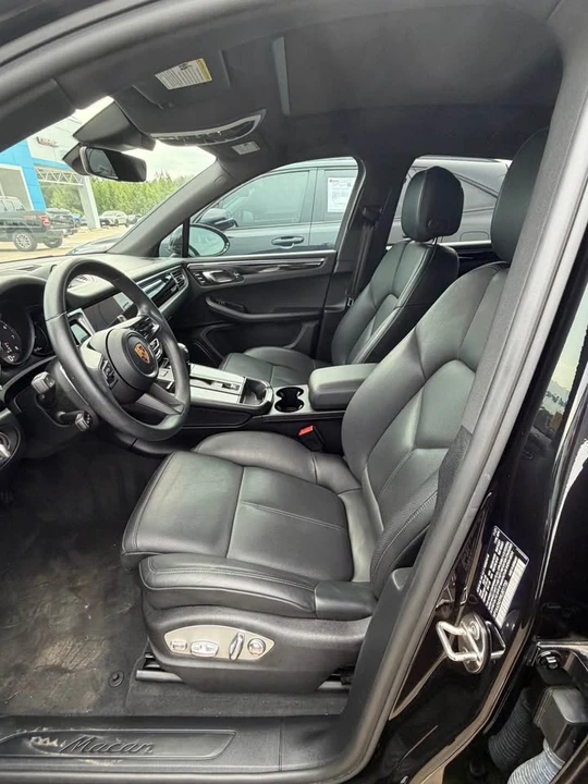 2022 Porsche Macan - Image 3 of 8