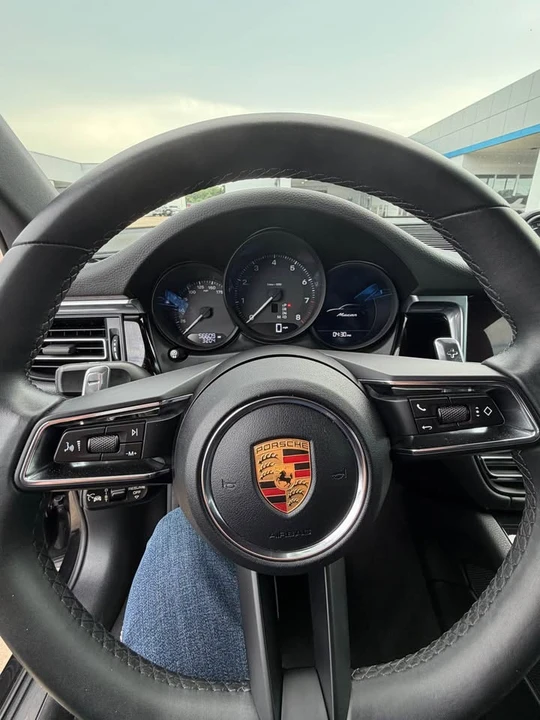 2022 Porsche Macan - Image 4 of 8